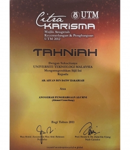 Award Alumni UTM_page-0001.jpg